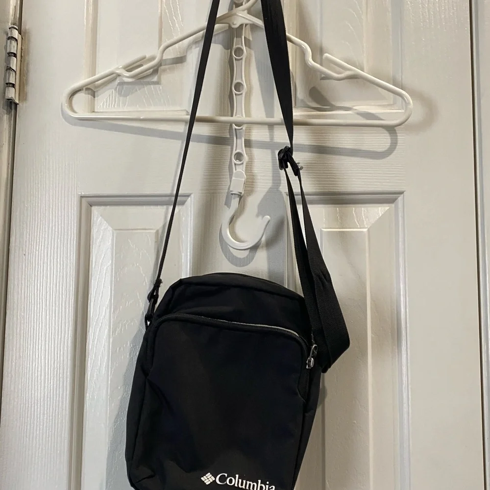 Columbia Black Messenger Bag
